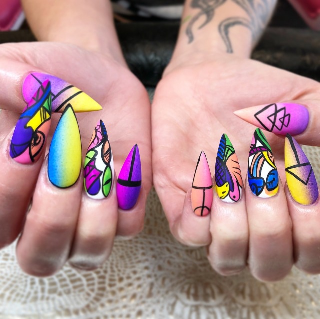 brights \u2013 Nails