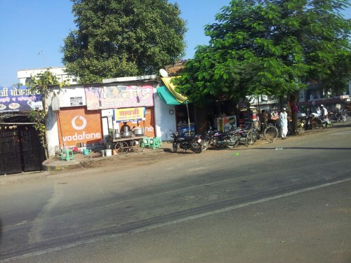 Indien an einer Landstraße.