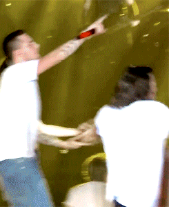 look at this child harry styles *otrahs *otra oths otgifs otaus aus08