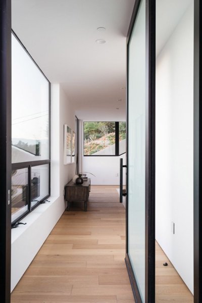 Tilt-Shift House / Aaron Neubert Architectsph: Brian Thomas Jones and Alex Zarour