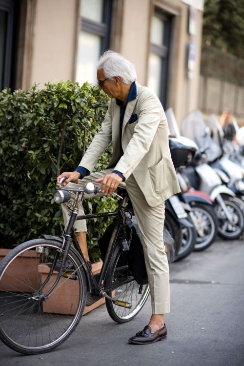 suitupweird