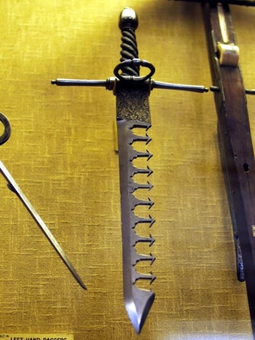 whatdaheart:Late 16th century Italian sword breaker