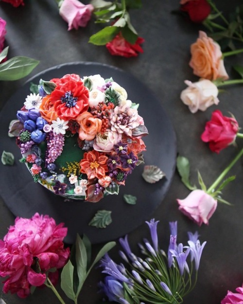 sosuperawesome:Floral Cake Art by Soo Cake on InstagramFollow...