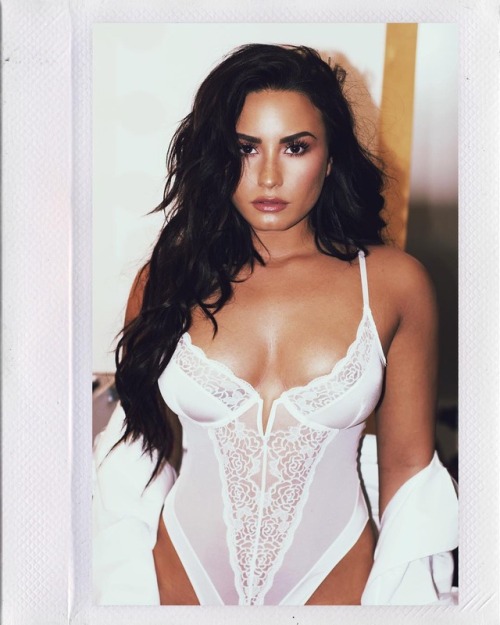 daily-celebrities:Demi Lovato