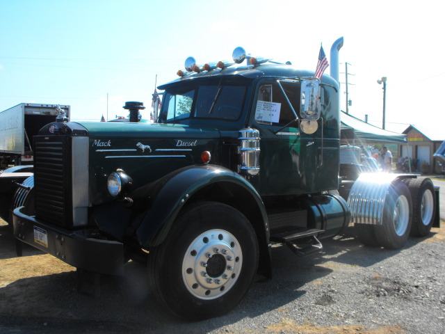 Trucks with a beard — semitrckn: Mack LT classic with factory sleeper