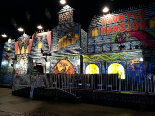 guyfarris:A COLLECTION OF CARNIVAL HAUNTED HOUSE RIDES