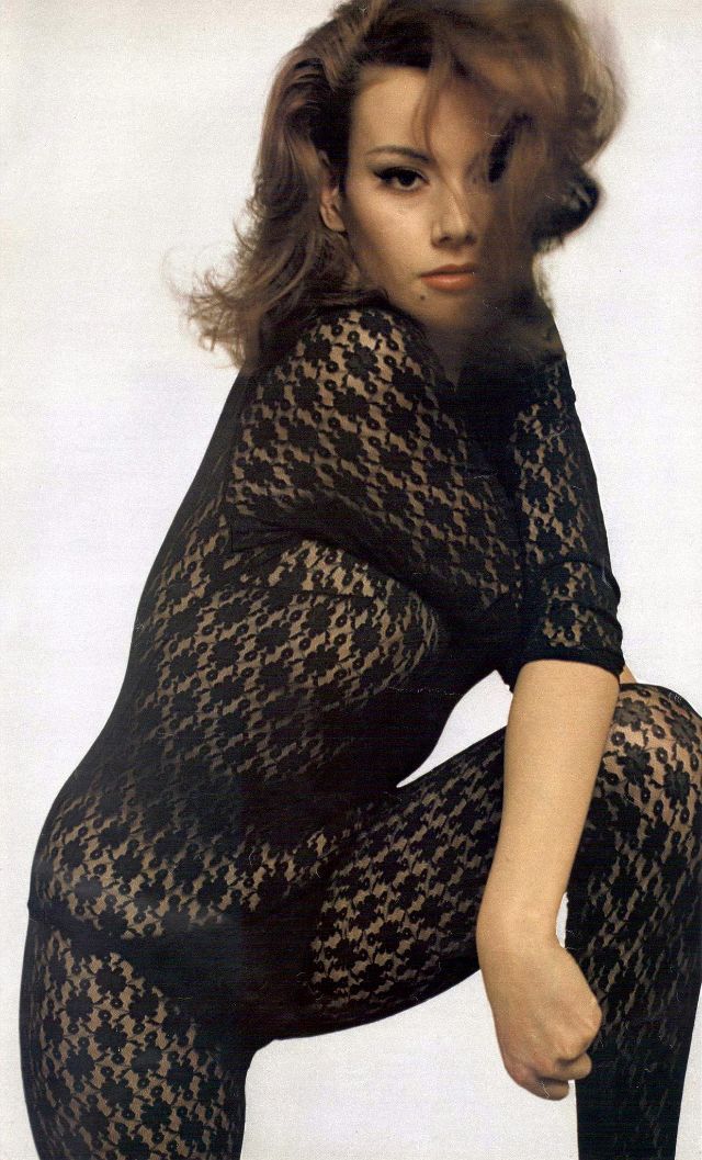 mudwerks:
â(via Glamorous Photos of Claudine Auger in the 1960s ~ vintage everyday)
â