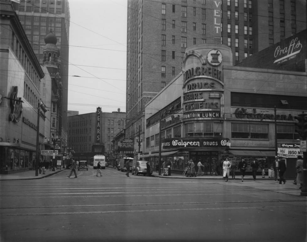 Vintage New Orleans - Baronne & Canal Street - 1950 Via the...