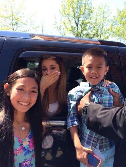 ari-grandenews:Ariana with more fans today