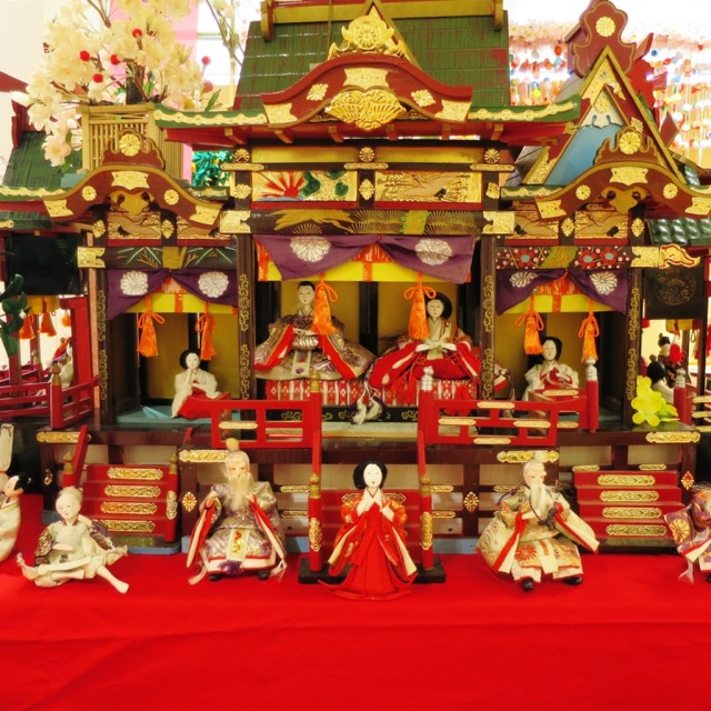 hinamatsuri dolls