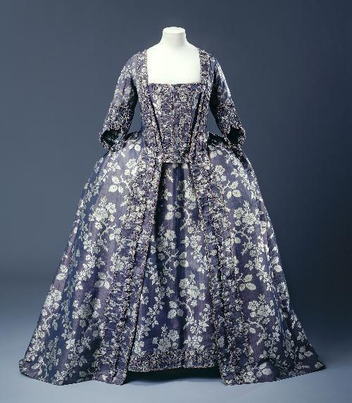 omgthatdress:
“ Robe à la Française
1750-1760
Musée Galliera de la Mode de la Ville de Paris
”