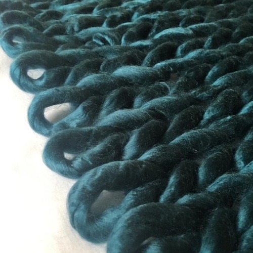 sakepi:Finishing my blanket. All of my stitches in a neat little...