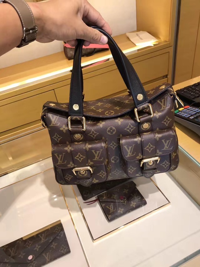 louis vuitton bag shopper — Louis Vuitton Monogram Manhattan Bag from...