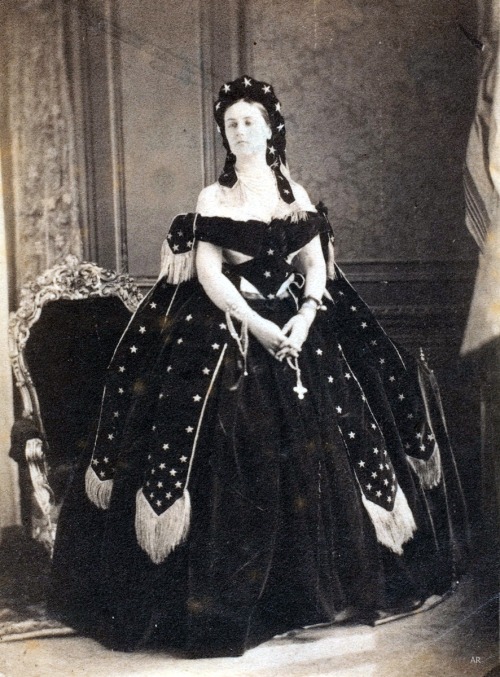 antique-royals:The Countess of Castiglione 