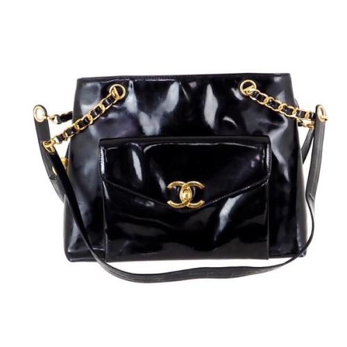 angelmilk:Chanel Black Patent Shoulder Bag