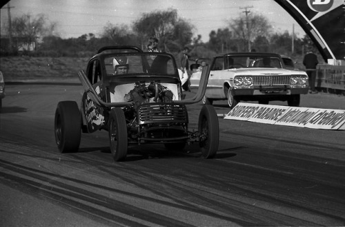 justahillbillyfromouterspace:Aussie drag racing