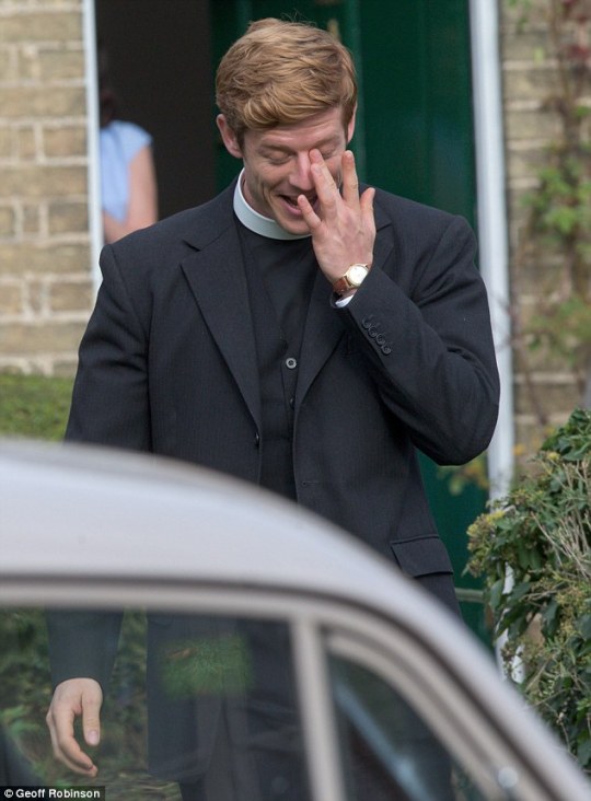 Grantchester saison 3 - Page 3 Tumblr_ofkbyz5T7g1v7vi3no7_540