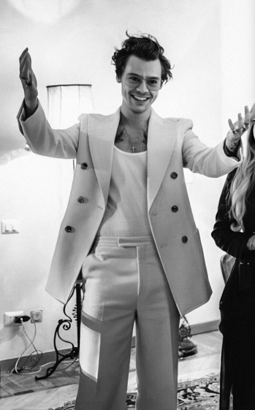harry styles gucci cruise 2019