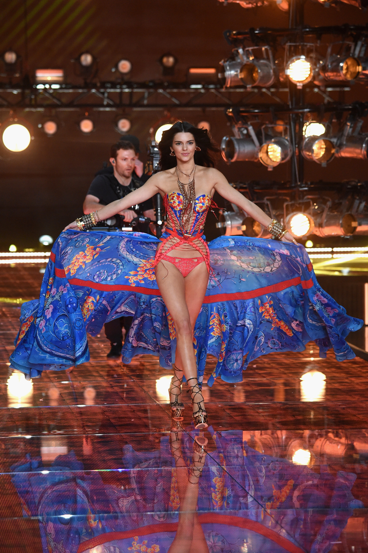 Sara Andrade Kendall Jenner At Vs Fashion Show 2015 Boho