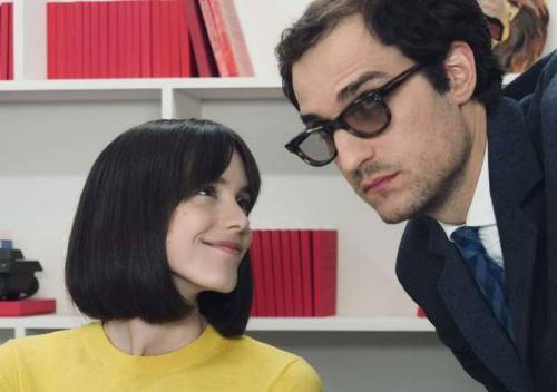 Stacy Martin e Louis Garrel em Le Redoutable.