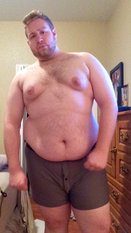 thenotorious-pig:boyxtoyxtroy:Fat Tuesday + Tummy...