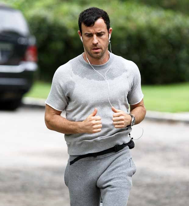 Celebrity News — Justin Theroux running commando.