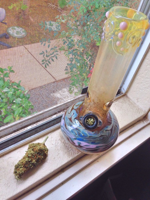 lustingmoon:weeeed makes me happy (●´ω｀●)