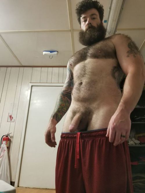 beefyhairylover:superhick:justsayjohnny:Sturdy....