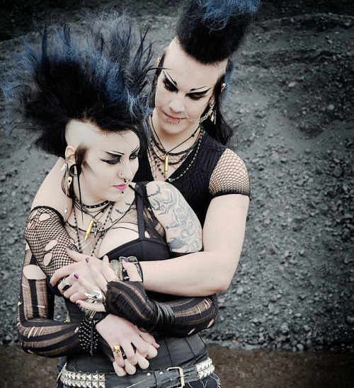 goth couple on Tumblr