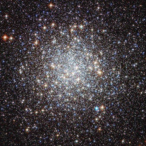 astronomyblog:Globular clusters: Messier 3, Messier 9 and...