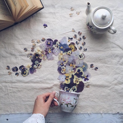 mymodernmet:Toppled Teacups Overflow with Dried Leaves and...