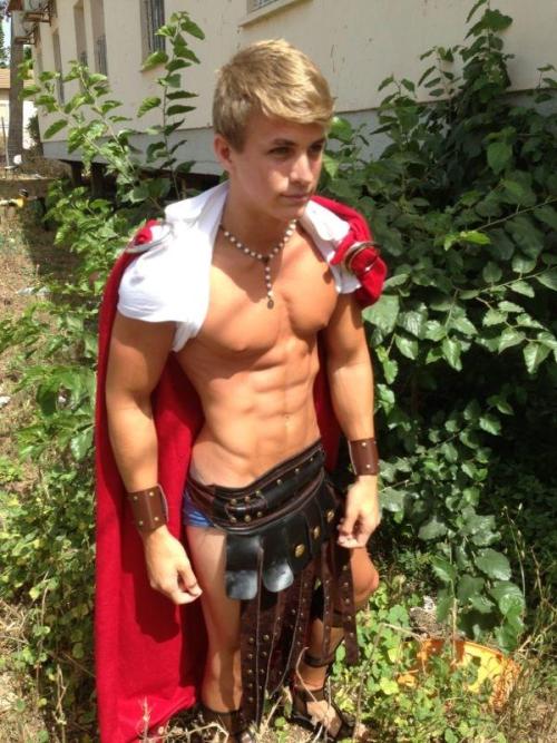 Roman gods?looking for a FWB, Daddy, teacher, date, lover,...