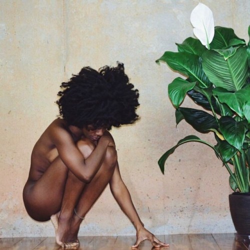 naturaledgez:Kinks,art and melanin.