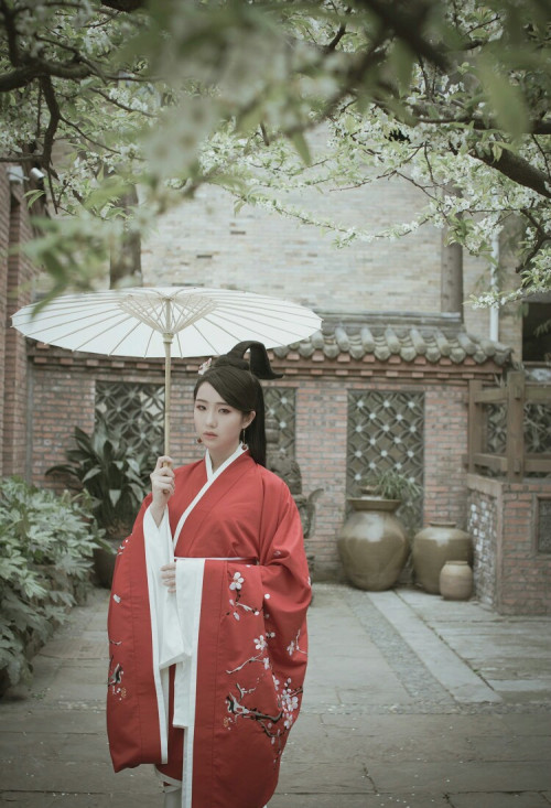 ziseviolet:xxxshakespearexxx:东边糖糖云Traditional Chinese hanfu...