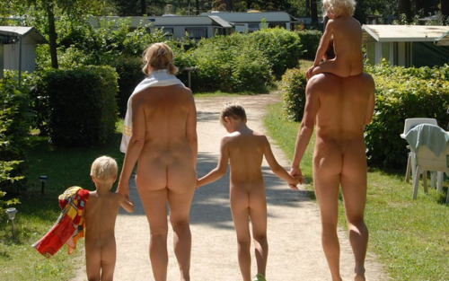 nudist2011:Family enjoying living the nude life.