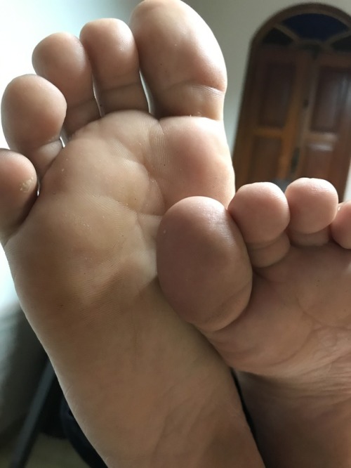 I go nuts for female feet and soles