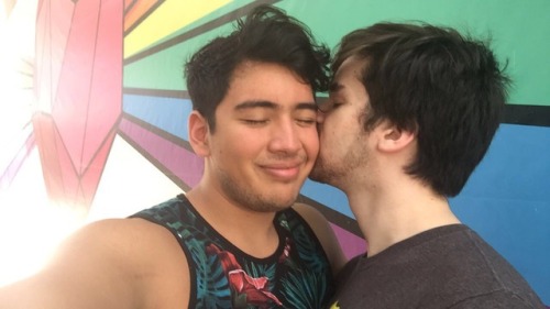 look at this cutie gay gay couple qt