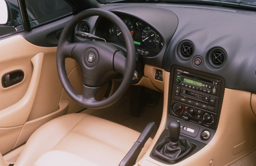 2000 Mazda MX-5