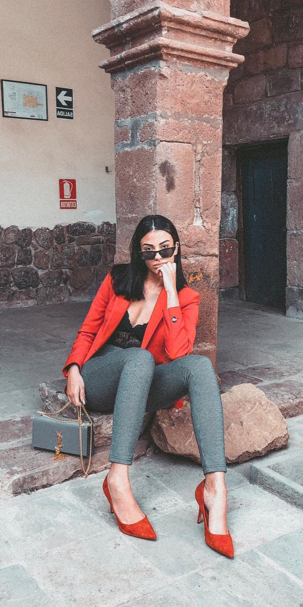 10+ Street Style Looks to Inspire You Now - #Beautiful, #Girl, #Outfitoftheday, #Fashionistas, #Streetwear Waiting for the food like... Eu esperando pela comida... , lookdathalita . Also, super excited to be featured in americanstyle the best IG account to get inspired! Feliz de ter aparecido no Insta do americanstyle eles to melhor perfil! 