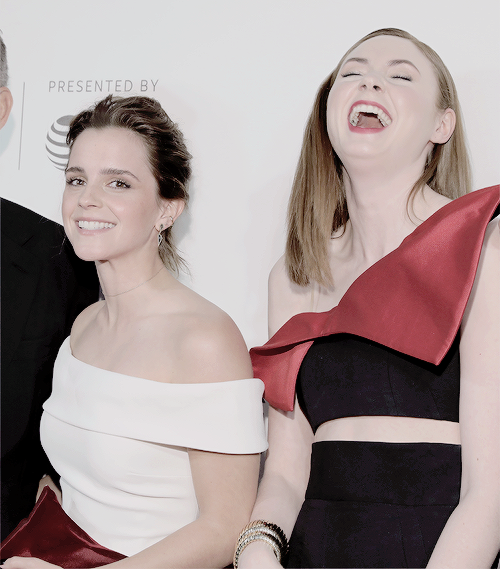 dailyemmawatson101:watsonlove:EMMA WATSON & KAREN...