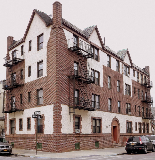 wandering-new-york-an-apartment-house-in-jamaica-queens