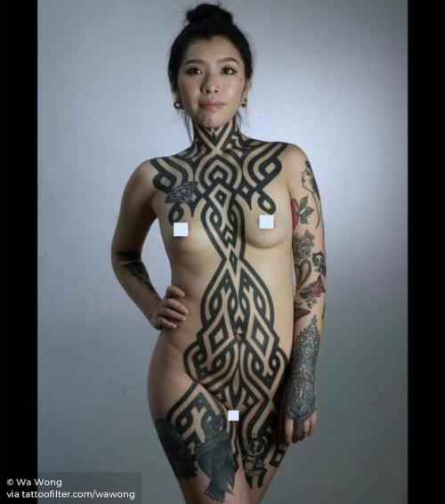 By Wa Wong, done at S T Tattoo HK, Hong Kong.... torso;huge;wawong;facebook;blackwork;twitter;geometric