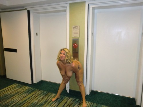 skydivecpl:Love when the wife gets naked and strolls the hotel...