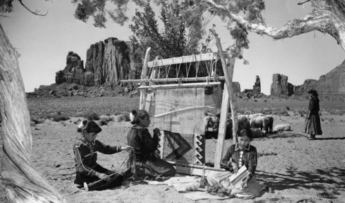 pogphotoarchives:Navajo women weavingNegative Number: 127458