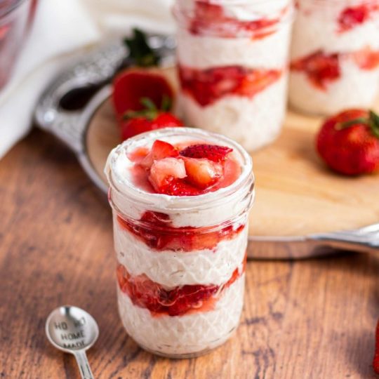 Keto Fresas con Crema (Strawberries and Cream)