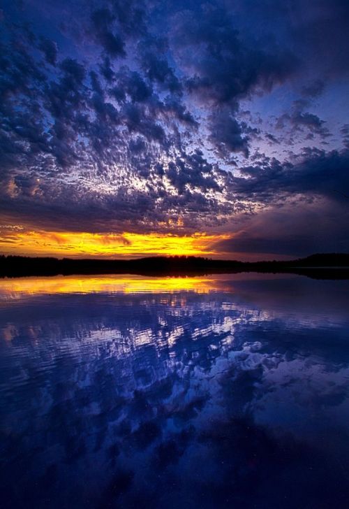 lifeisverybeautiful:Return to Mauthe Lake by Phil Koch