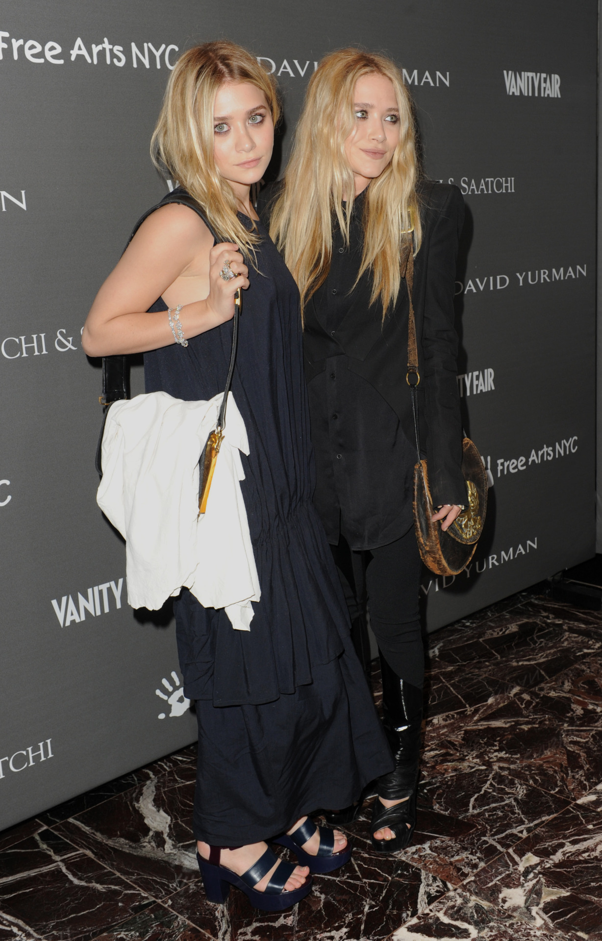 MaxPower — 28 kisses to the feet and toes of the Olsen Twins