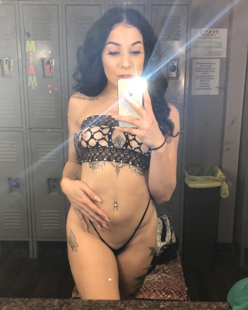 stripper-locker-room:https://www.instagram.com/gtfo_kimberlin/