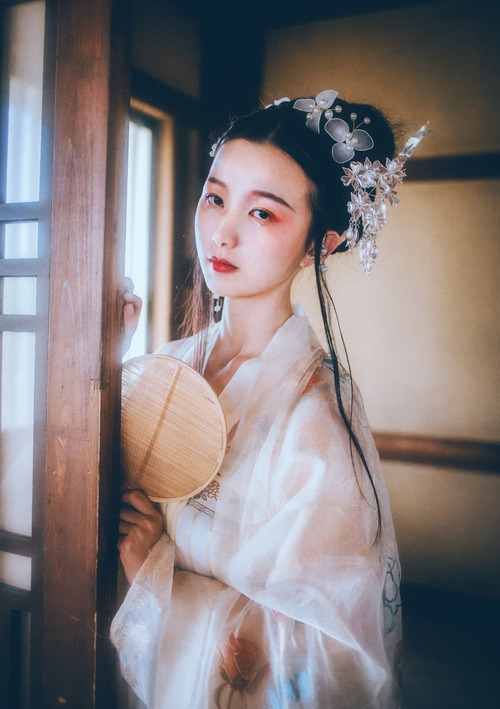 hanfugallery:Traditional Chinese hanfu by 界音