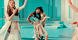tumblr_ptcsffsBz41r3hdhfo10_r1_400.gif
